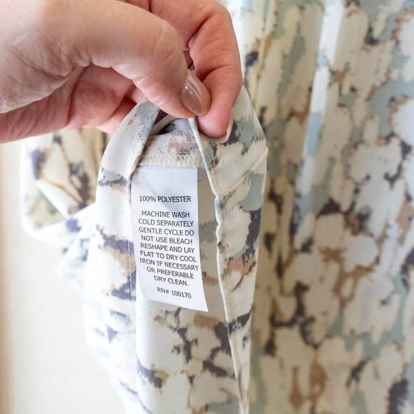 Rachel Zoe Sleeveless Blouse Size Medium Abstract Print Flowy Top - Picture 7 of 7